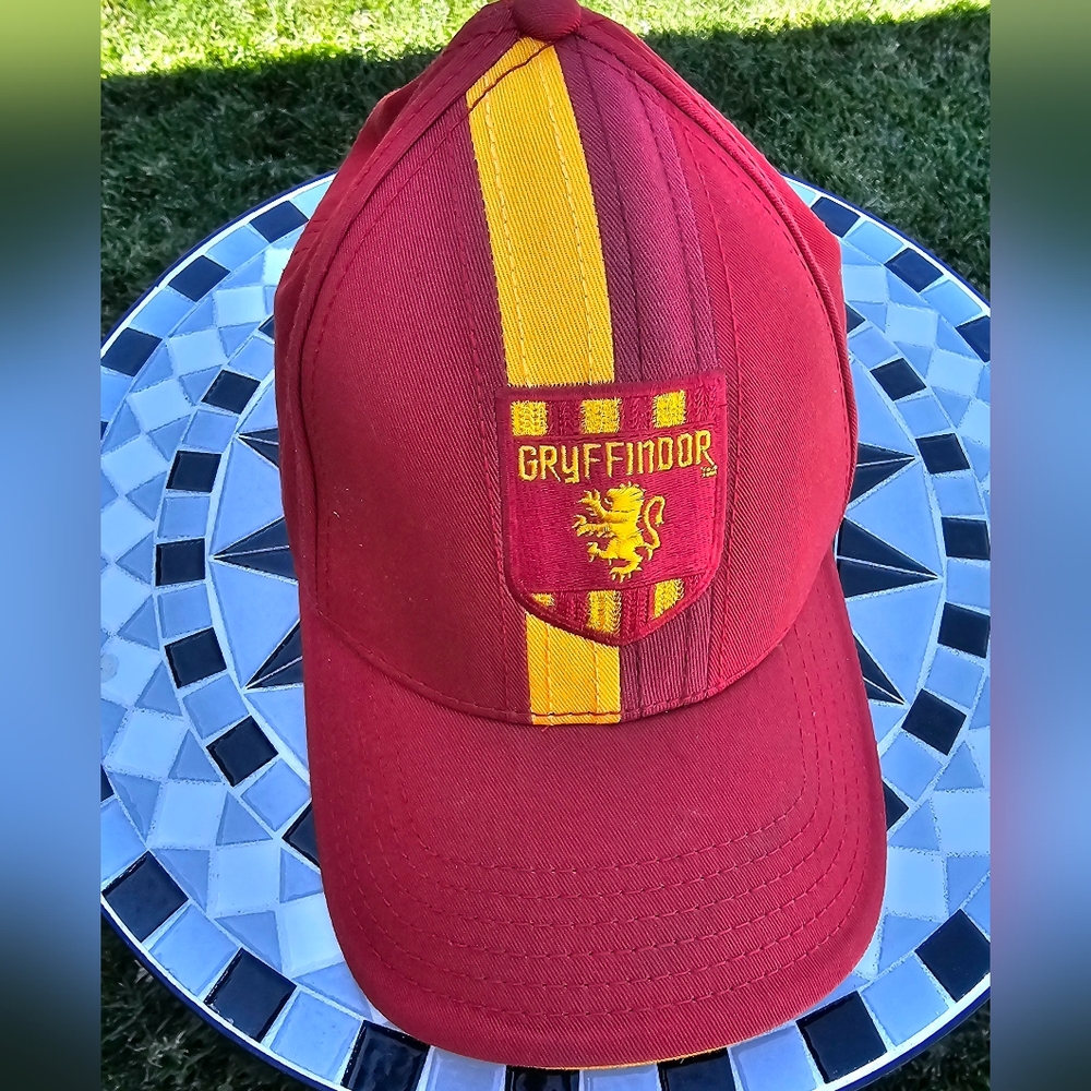 Warner Bros. Harry Potter Red and Yellow Cap‎